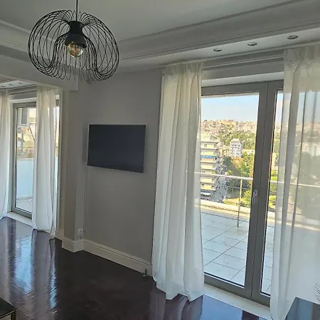 Black And White 6 * Thessaloníki