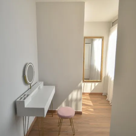 Black And White 6 Thessaloniki