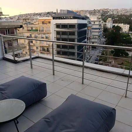 Black And White 6 شقة سالونيك